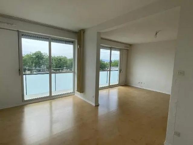 Appartement à louer 4 pièces 74.89m²