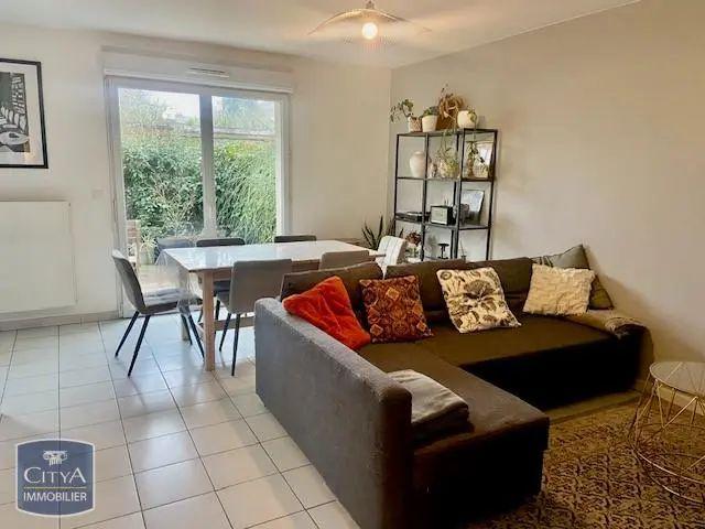 Appartement à louer 4 pièces 74.9m²
