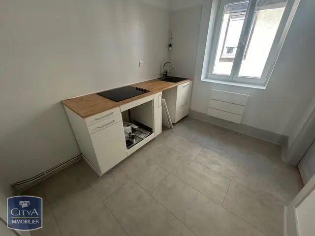 Appartement à louer 4 pièces 75.82m²