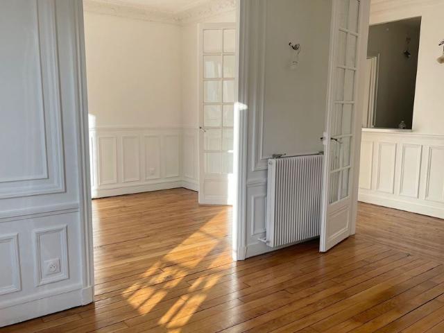 Appartement à louer 4 pièces • 76 m2 Paris 16