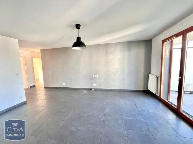 Appartement à louer 4 pièces 76.2m²