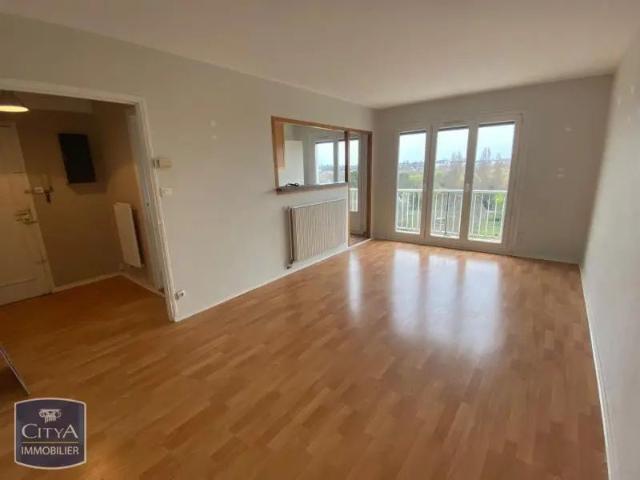 Appartement à louer 4 pièces 76.44m²
