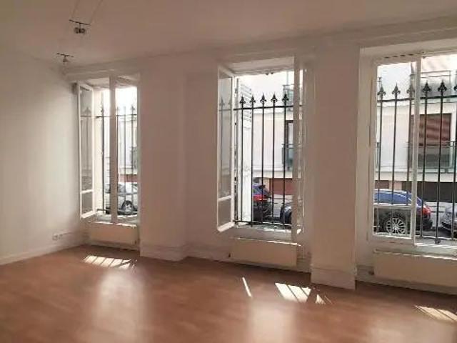 Appartement à louer 4 pièces 76.61m²