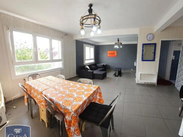 Appartement à louer 4 pièces 77.09m²