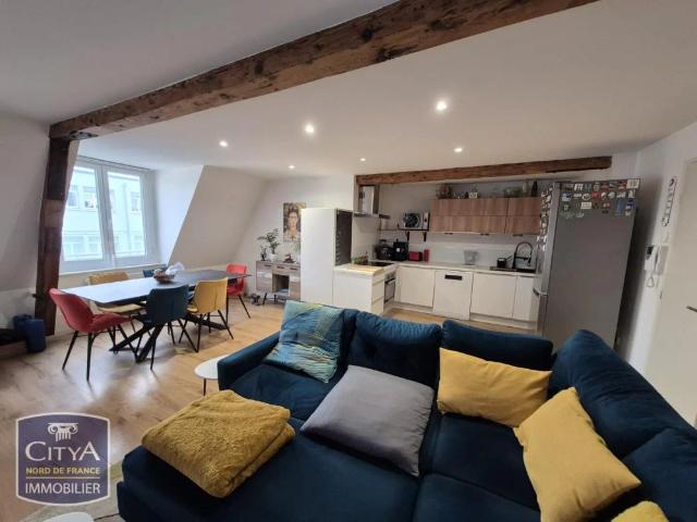 Appartement à louer 4 pièces 77.2m²