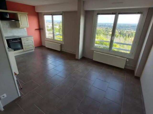 Appartement à louer 4 pièces 77.47m²