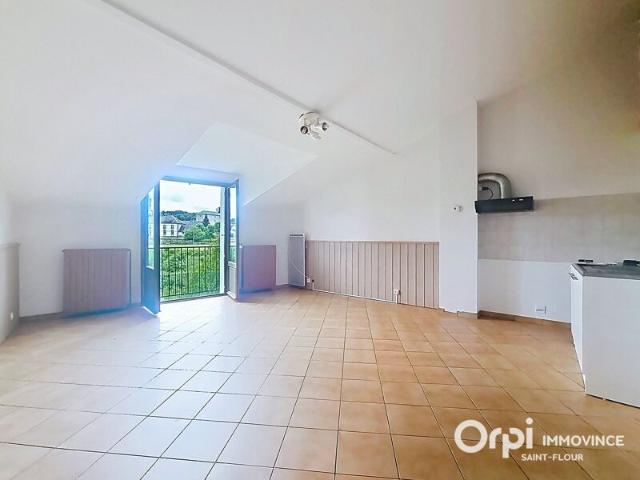 Appartement à louer 4 pièces • 77,65 m2 Neuvéglise
