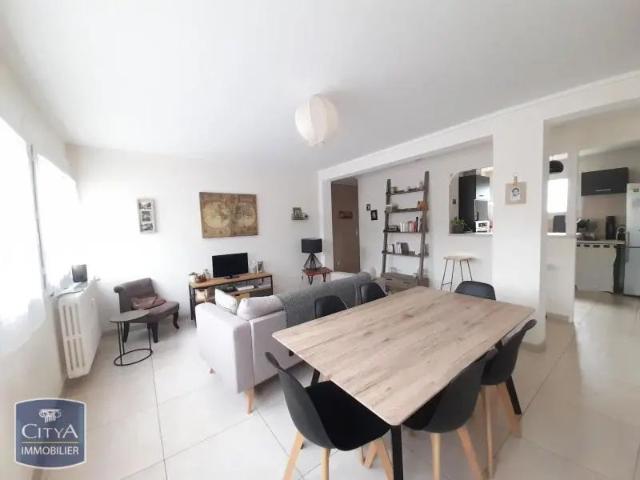 Appartement à louer 4 pièces 73.8m²