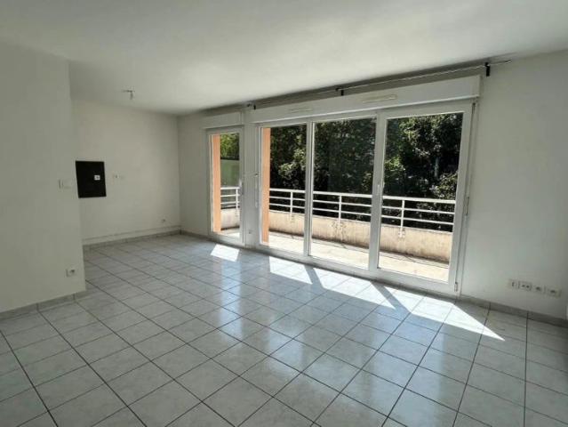 Appartement à louer 4 pièces 84.35m²