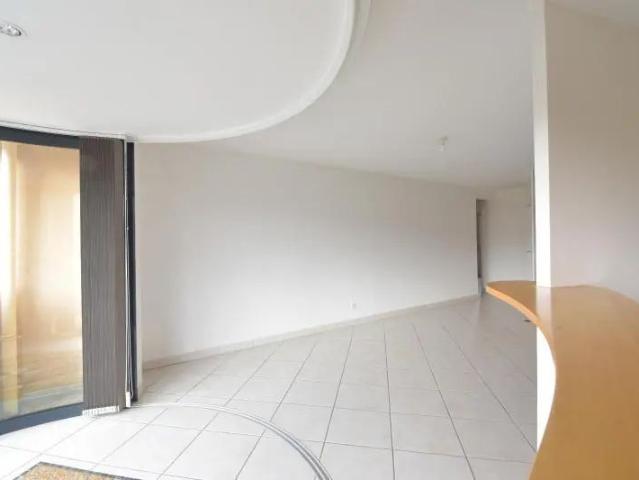 Appartement à louer 4 pièces 85.44m²