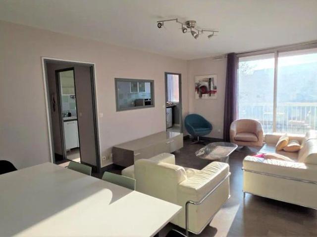 Appartement à louer 4 pièces 87.9m²
