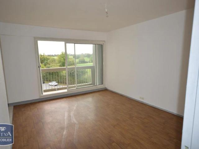 Appartement à louer 4 pièces 80m²