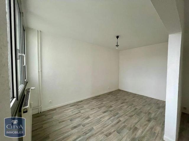 Appartement à louer 4 pièces 80m²