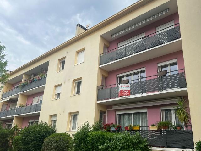 Appartement à louer 4 pièces 81 m