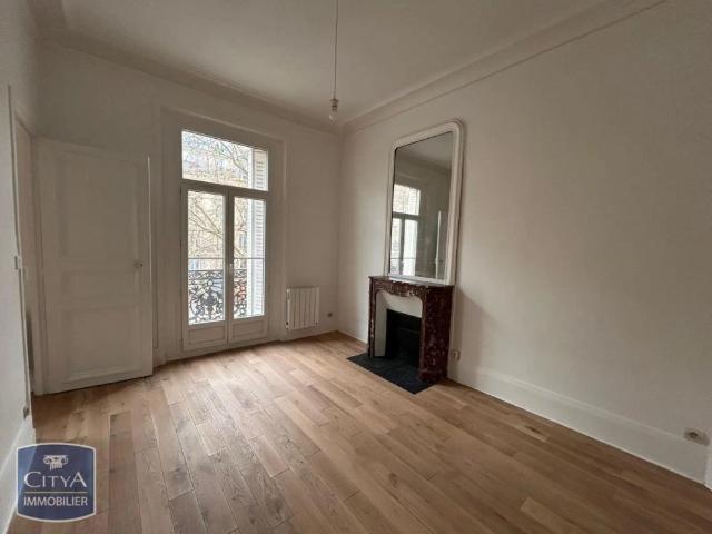 Appartement à louer 4 pièces 82.72m²