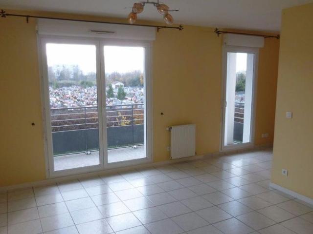 Appartement à louer 4 pièces • 83 m2 Saint Priest