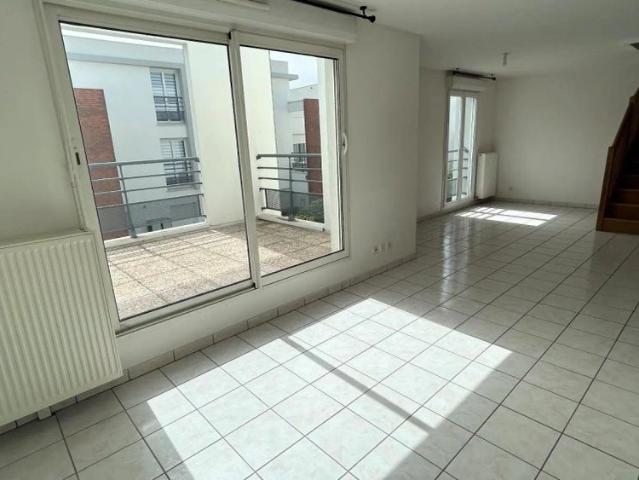 Appartement à louer 4 pièces 97.69m²