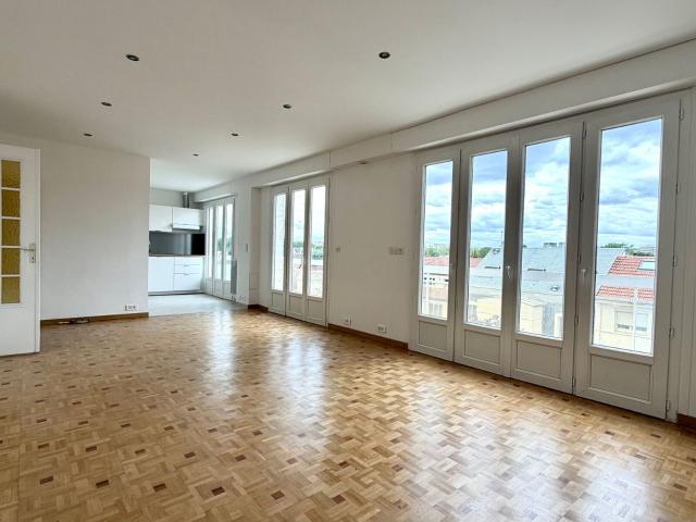Appartement à louer 4 pièces 90 m