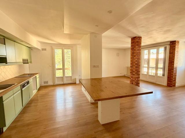Appartement à louer 4 pièces 90 m
