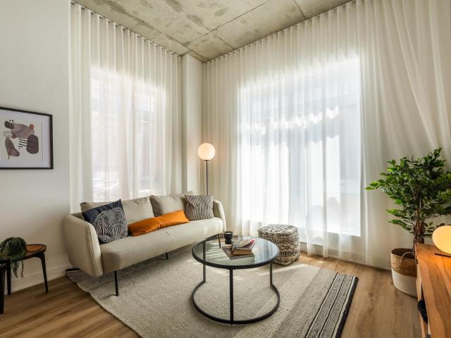 Appartement à Louer 5460 Sherbrooke E Street, Montréal 30 photos | Logis Québec