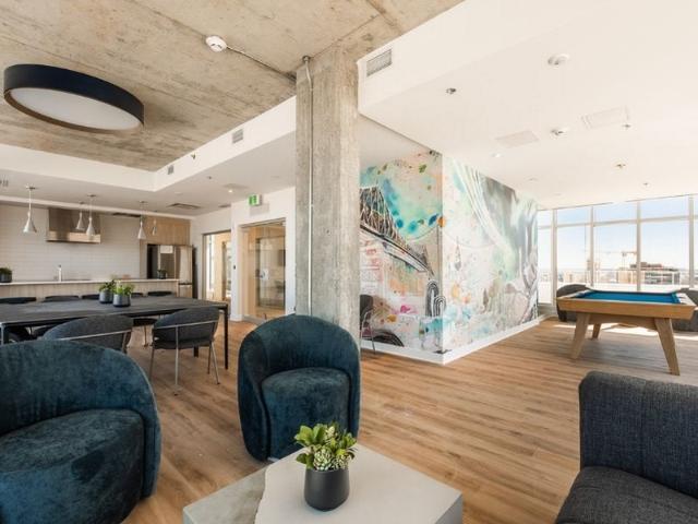 Appartement à Louer 5460 Sherbrooke E Street, Montréal 30 photos | Logis Québec