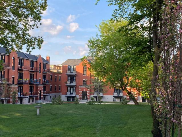 Appartement à Louer 5530 Avenue Decelles, Montréal 16 photos | Logis Québec