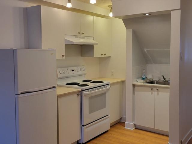 Appartement à Louer 5640A Coolbrook, Côte des Neiges/Notre Dame de Grâce Montréal 3 photos | Logis Québec