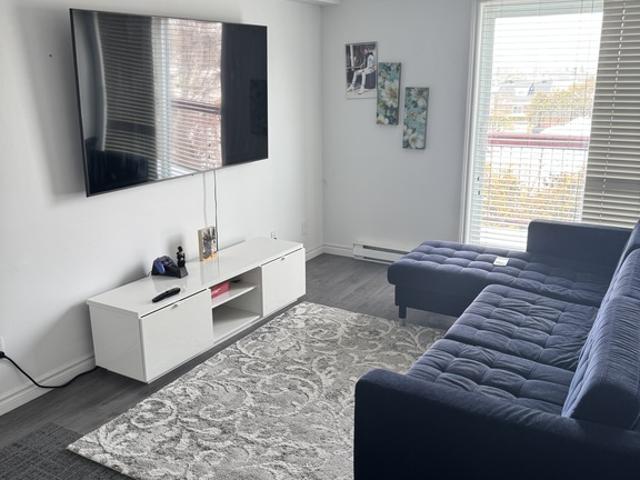 Appartement à Louer 5645 Avenue Elie, Saint Hubert Longueuil 5 photos | Logis Québec