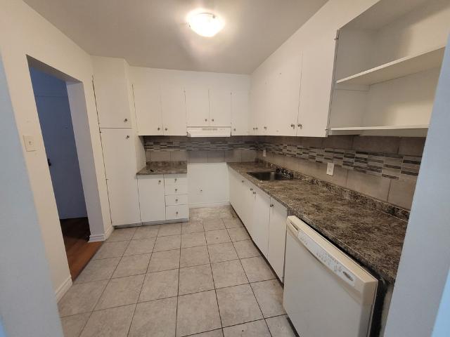 Appartement à Louer 5665 Avenue Elie, Saint Hubert Longueuil 24 photos | Logis Québec