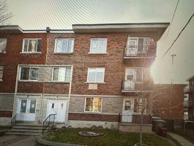 Appartement à Louer 5764 Place Charles Thibault 4, Rosemont/La Petite Patrie Montréal 7 photos | Logis Québec
