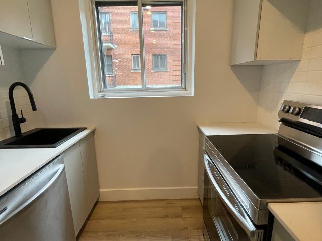 Appartement à Louer 5820 Rue Souart Montréal H3S 2E8, Côte des Neiges/Notre Dame de Grâce Montréal 10 photos | Logis Québec