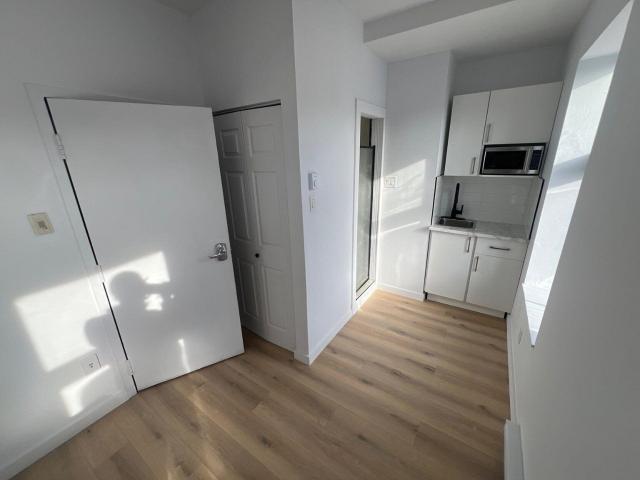 Appartement à Louer 591 Avenue Ash, Montréal 11 photos | Logis Québec