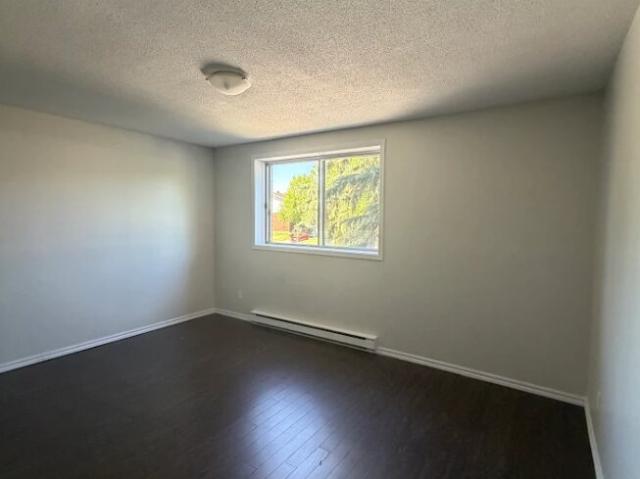 Appartement à Louer 50 Rue Cormier Gatineau J9H 6C9, Aylmer Gatineau 11 photos | Logis Québec