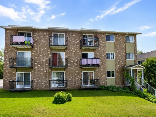 Appartement à Louer 50 Rue Hall, Mont Bellevue Sherbrooke 7 photos | Logis Québec
