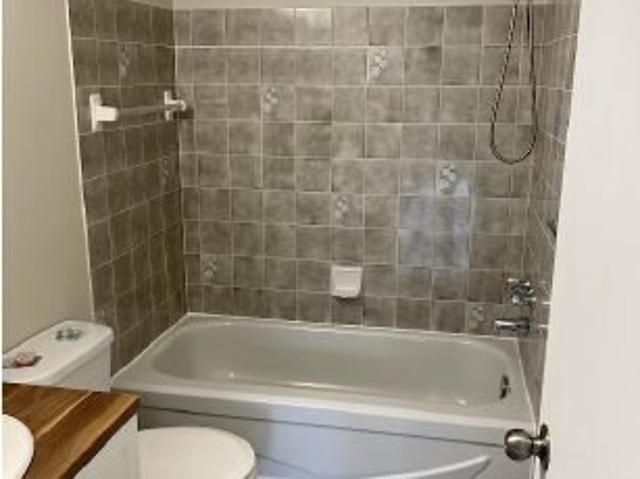 Appartement à Louer 51 Rue de Bonaventure, Bromont 1 photos | Logis Québec