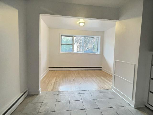 Appartement à Louer 5220 6e Av. Montréal H1Y 2P6, Rosemont/La Petite Patrie Montréal 3 photos | Logis Québec