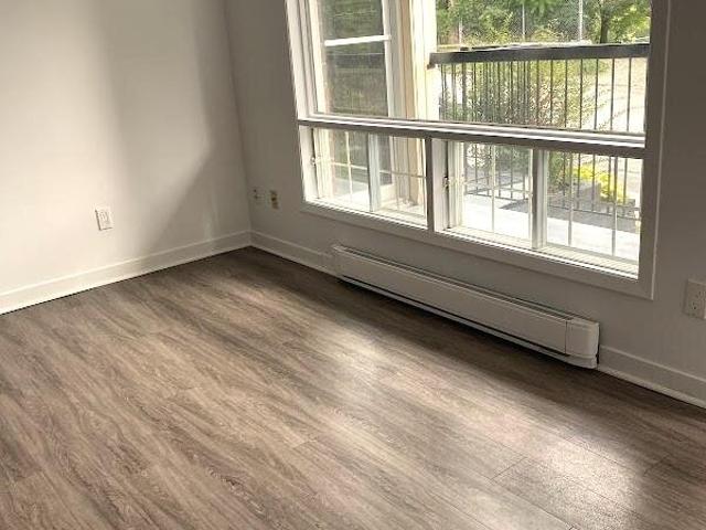 Appartement à Louer 525 Rue Cliff, Les Nations Sherbrooke 7 photos | Logis Québec