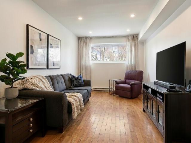 Appartement à Louer 5300 Rue Beaubien E, Rosemont/La Petite Patrie Montréal 11 photos | Logis Québec