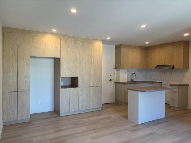 Appartement à Louer 535 Rue King Est, Fleurimont Sherbrooke 15 photos | Logis Québec