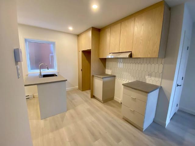 Appartement à Louer 535 Rue King Est, Fleurimont Sherbrooke 8 photos | Logis Québec