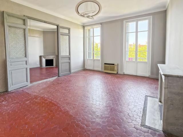 Appartement à louer 5 pièces • Antibes