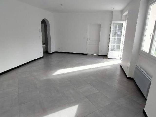 Appartement à louer 5 pièces • Latrille