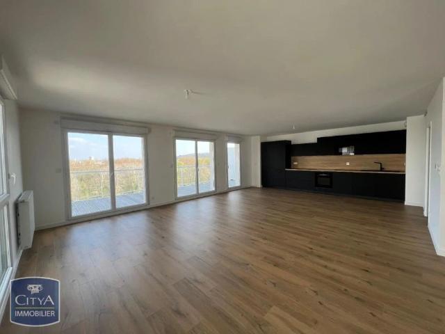 Appartement à louer 5 pièces 143m²
