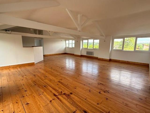 Appartement à louer 5 pièces 145,80 m