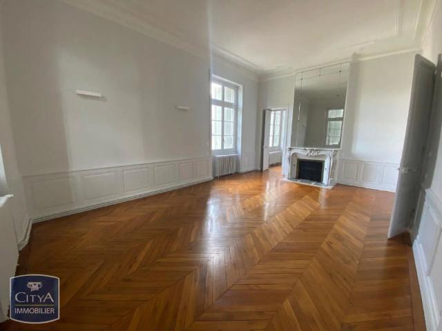 Appartement à louer 5 pièces 151m²