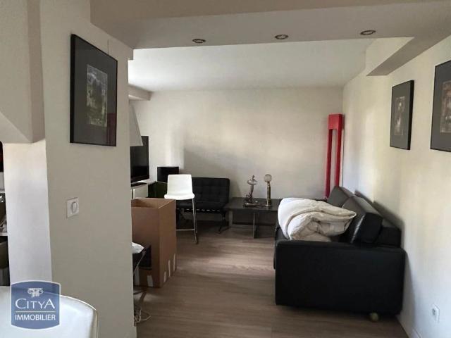 Appartement à louer 5 pièces 158m²