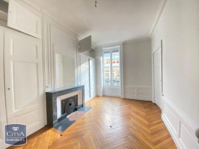 Appartement à louer 5 pièces 175.95m²