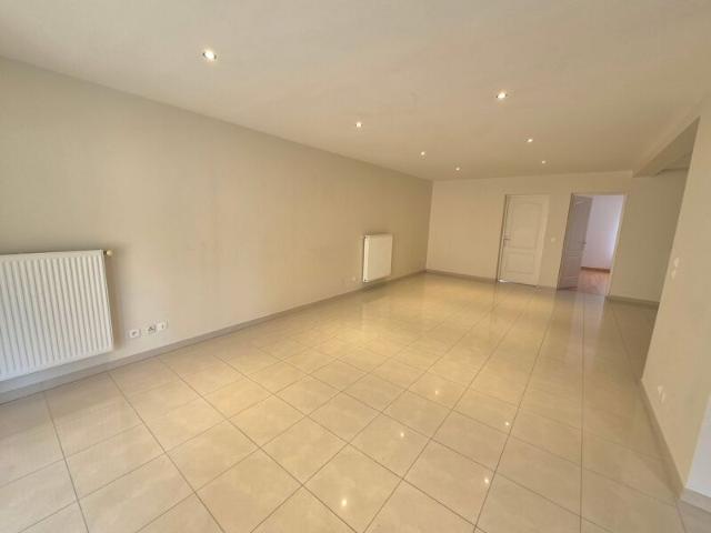 Appartement à louer 5 pièces • 100 m2 Malroy