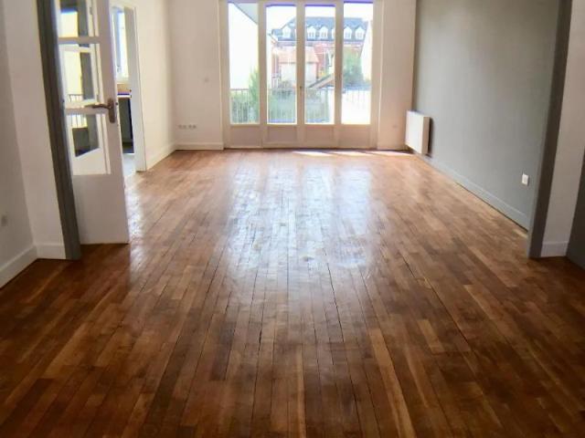 Appartement à louer 5 pièces 102.19m²