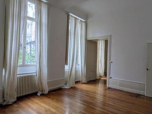Appartement à louer 5 pièces 105.7m²